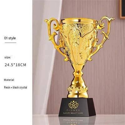 ถ้วยรางวัลพร้อมที่จับโค้ง
